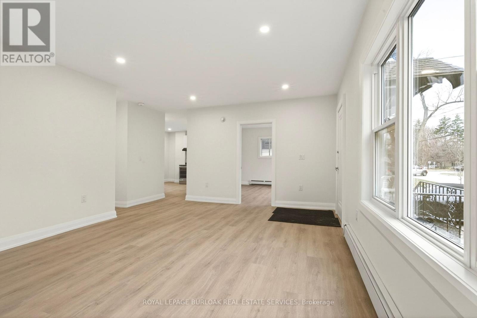 1012 North Shore Boulevard E, Burlington, Ontario  L7T 1X7 - Photo 8 - W12940140