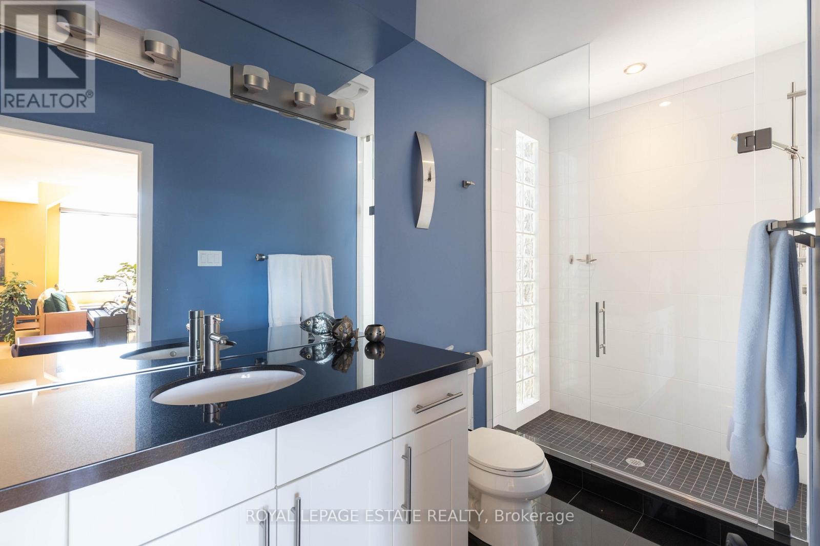 432 Queen Street E, Toronto, Ontario  M5A 1T4 - Photo 9 - C12880166