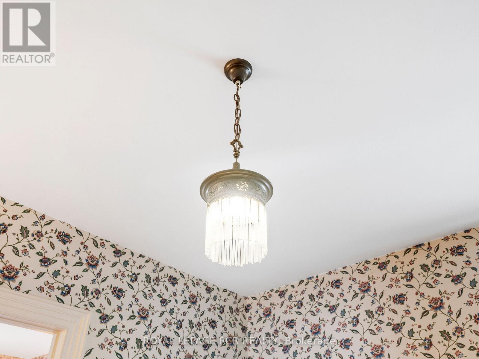 11 Third Avenue, Orangeville, Ontario  L9W 1G8 - Photo 20 - W12473320