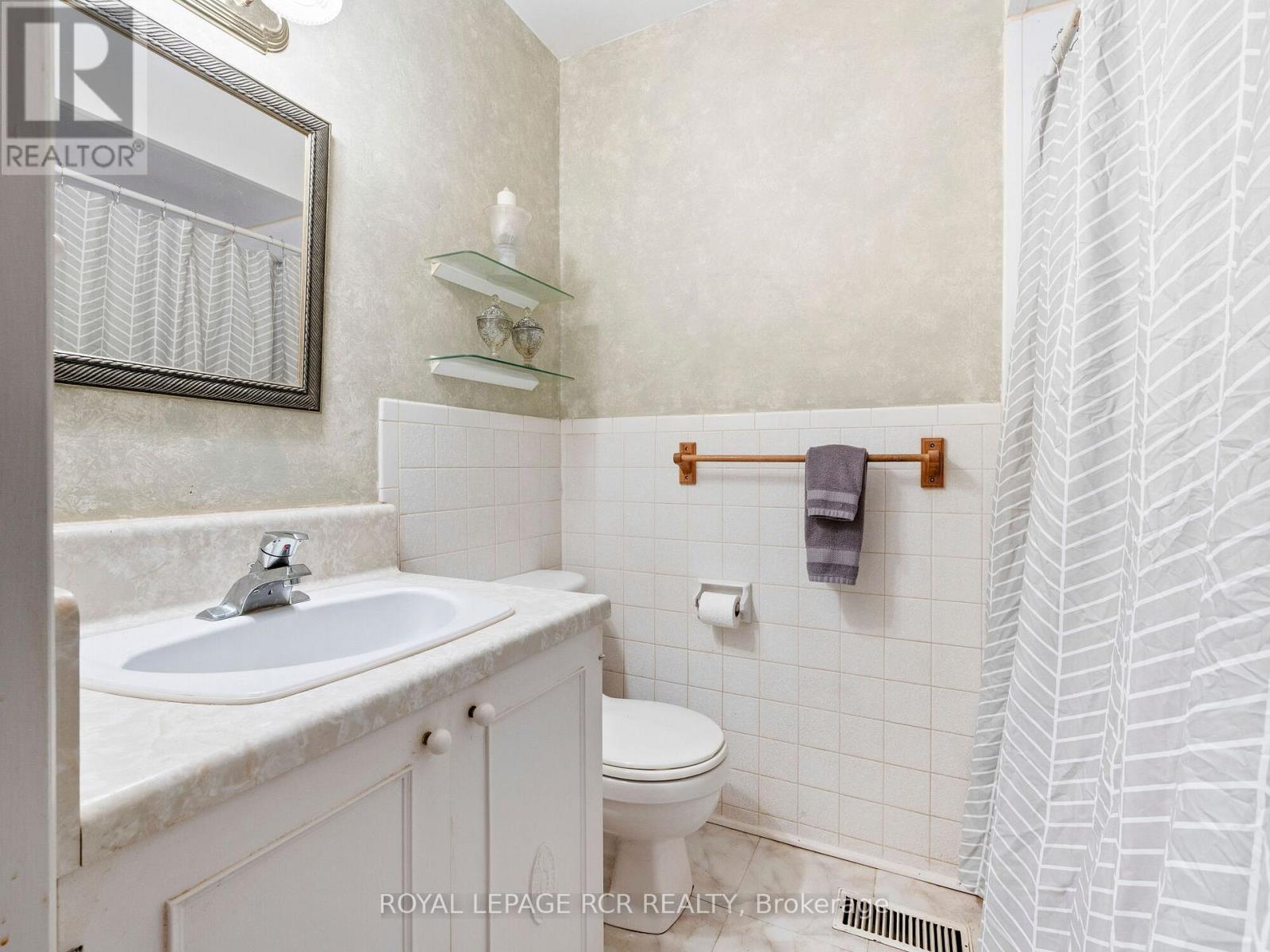 11 Third Avenue, Orangeville, Ontario  L9W 1G8 - Photo 35 - W12473320