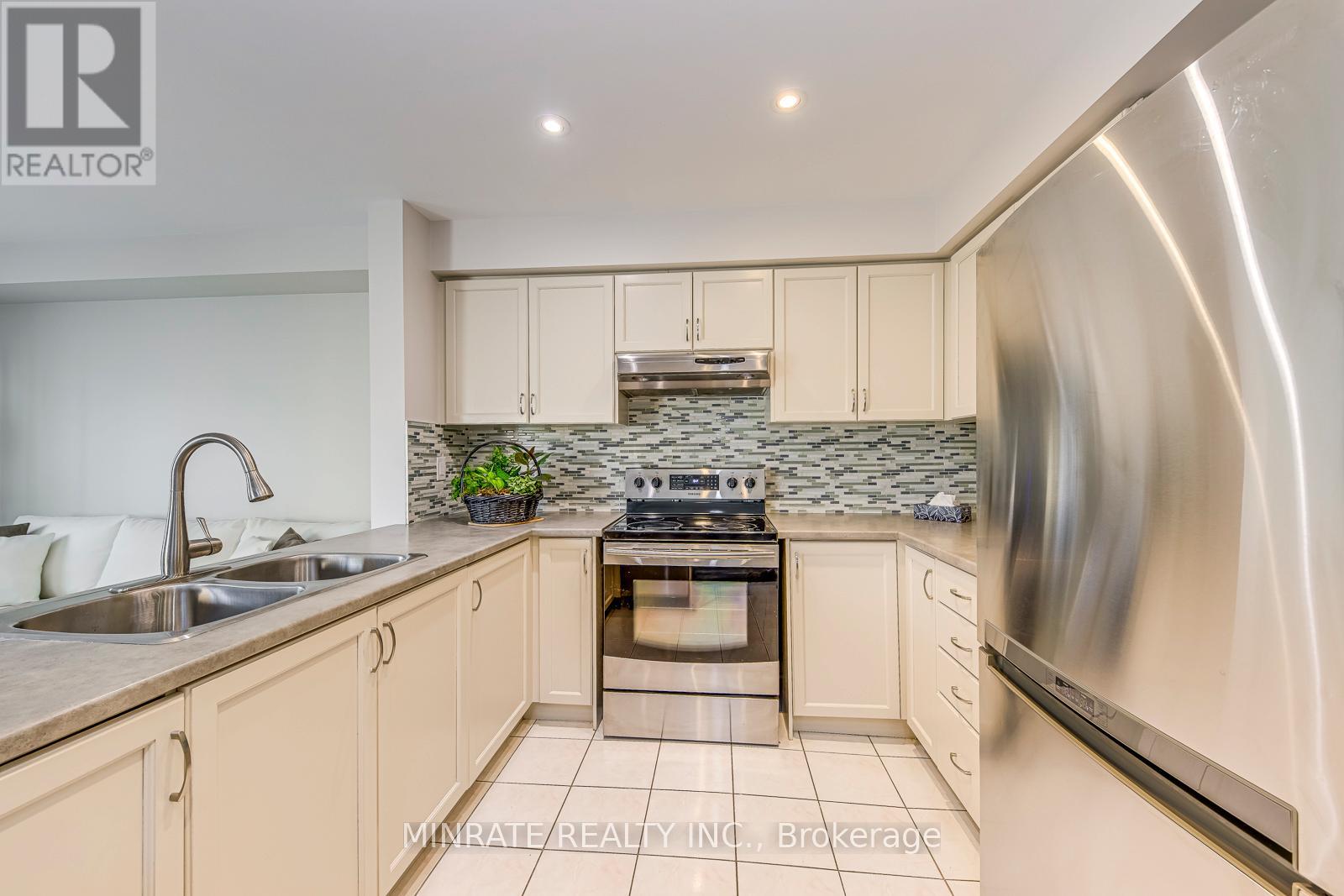 129 Harnesworth Crescent, Hamilton, Ontario  L8B 0J5 - Photo 7 - X12939942