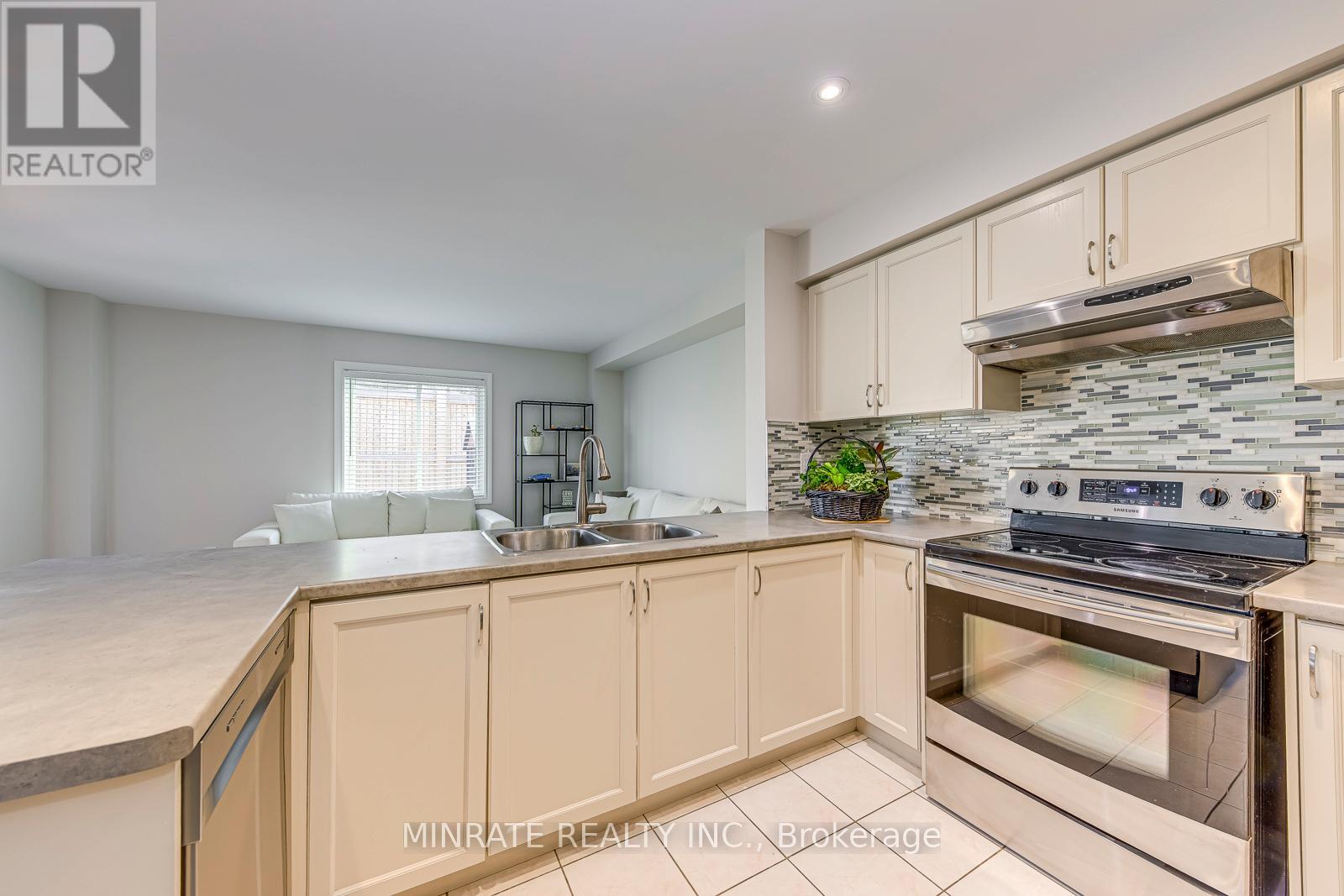 129 Harnesworth Crescent, Hamilton, Ontario  L8B 0J5 - Photo 9 - X12939942