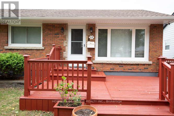 35 Parkdale Drive, Thorold, Ontario  L2V 2N5 - Photo 3 - X12940000