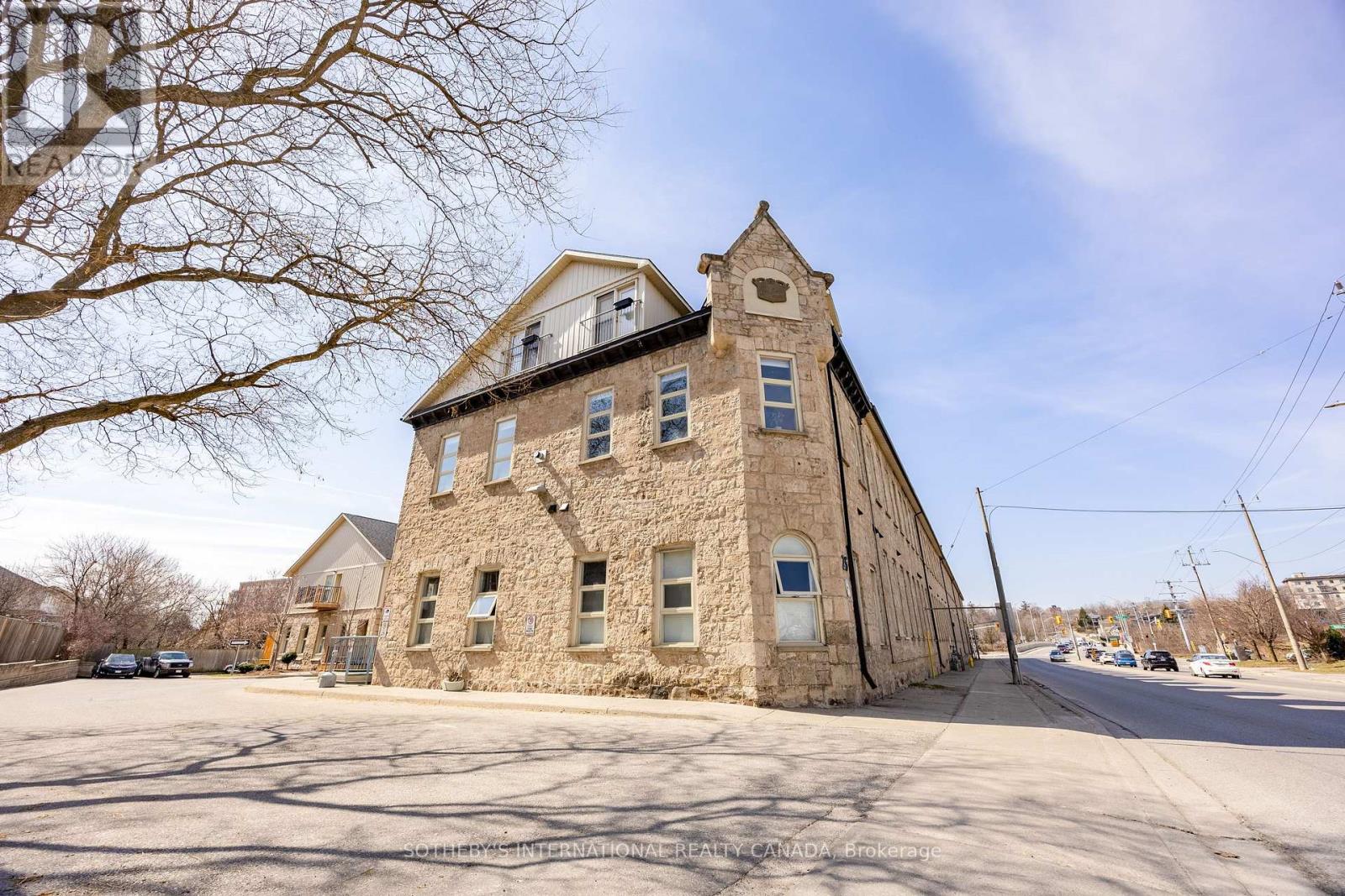 215 - 25 Concession Street, Cambridge, Ontario  N1R 2G6 - Photo 2 - X12940108