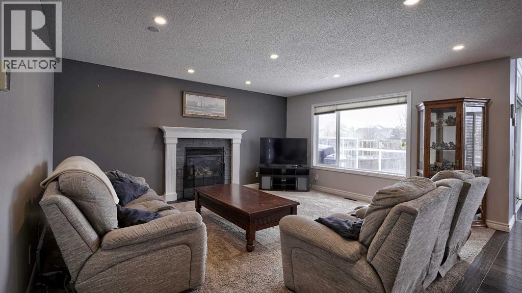 139 Coopers Close Sw, Airdrie, Alberta  T4B 2X1 - Photo 3 - A2297790