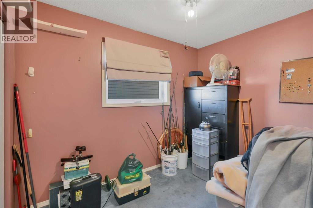 52 Roland, Red Deer, Alberta  T4R 3K9 - Photo 12 - A2279725