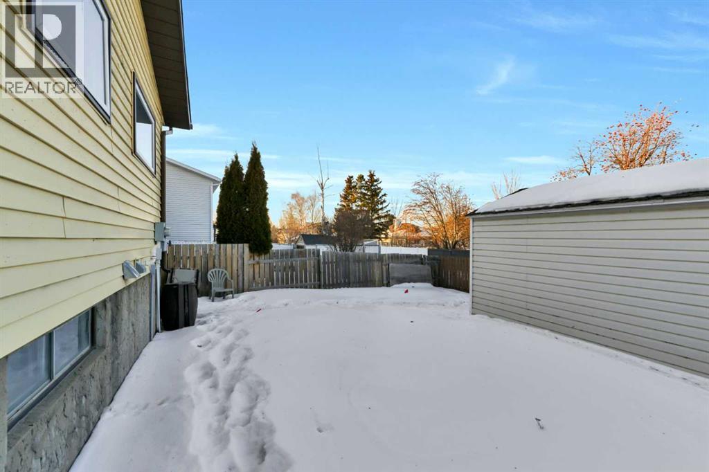 52 Roland, Red Deer, Alberta  T4R 3K9 - Photo 25 - A2279725