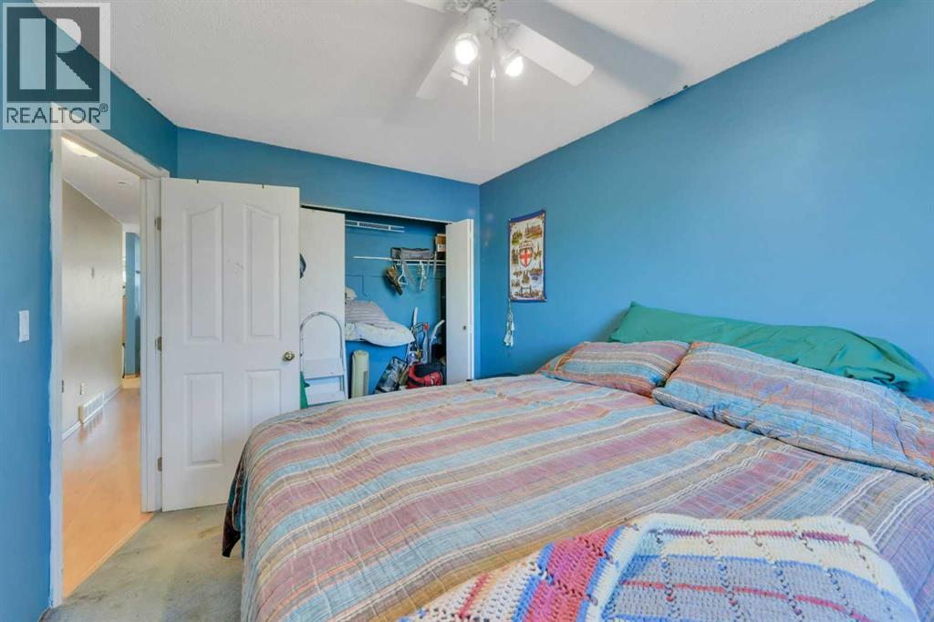 52 Roland, Red Deer, Alberta  T4R 3K9 - Photo 10 - A2279725