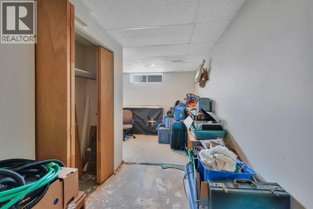 52 Roland, Red Deer, Alberta  T4R 3K9 - Photo 17 - A2279725