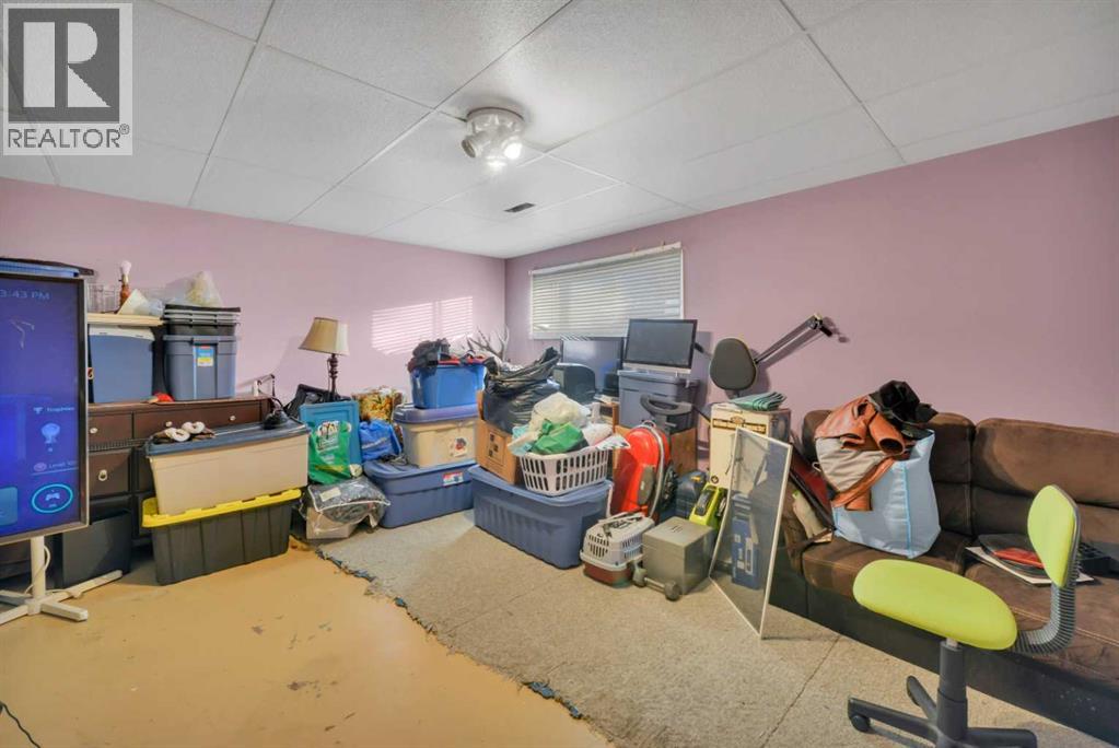 52 Roland, Red Deer, Alberta  T4R 3K9 - Photo 16 - A2279725