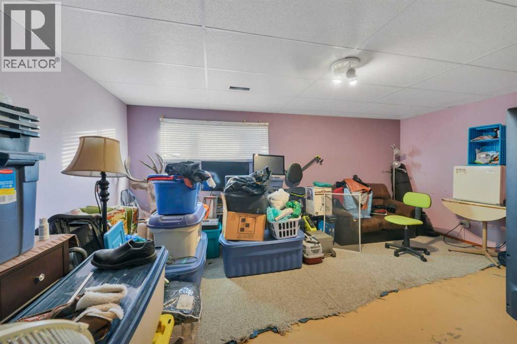 52 Roland, Red Deer, Alberta  T4R 3K9 - Photo 14 - A2279725