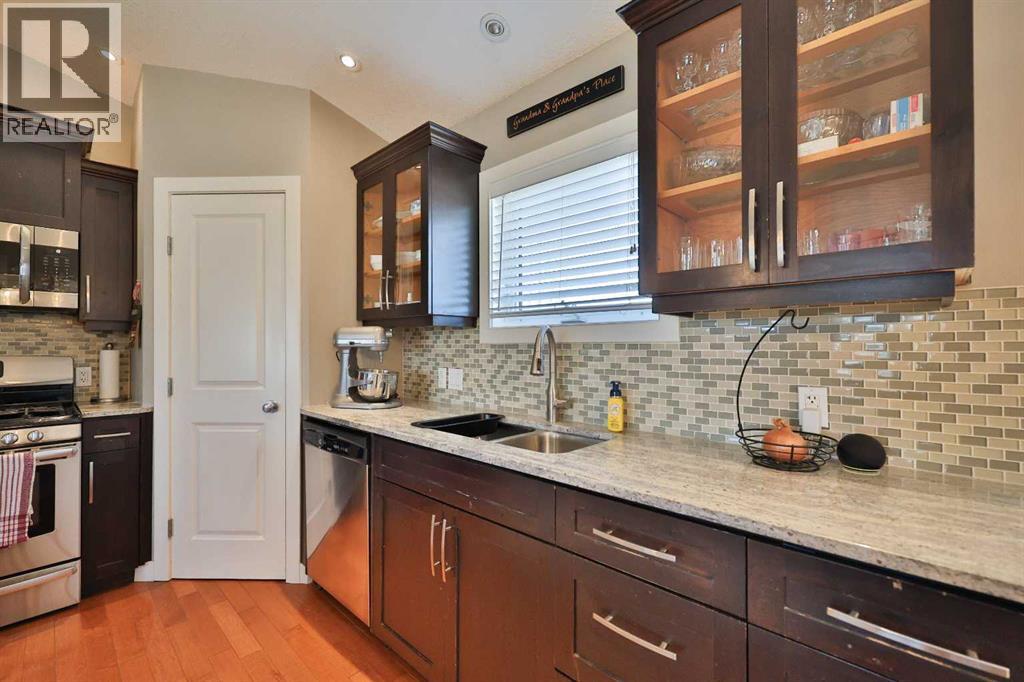 320 S 200 W, Raymond, Alberta  T0K 2S0 - Photo 11 - A2296274