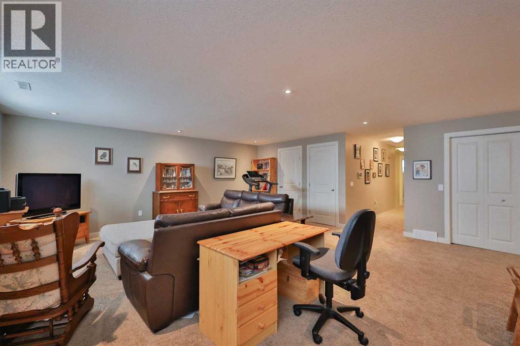 320 S 200 W, Raymond, Alberta  T0K 2S0 - Photo 36 - A2296274