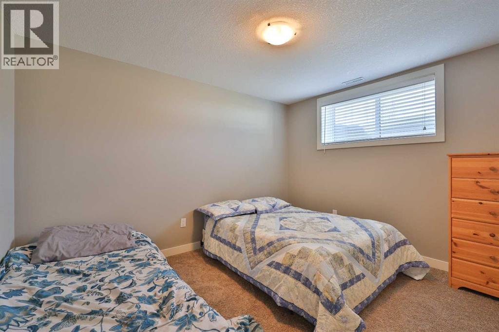 320 S 200 W, Raymond, Alberta  T0K 2S0 - Photo 38 - A2296274