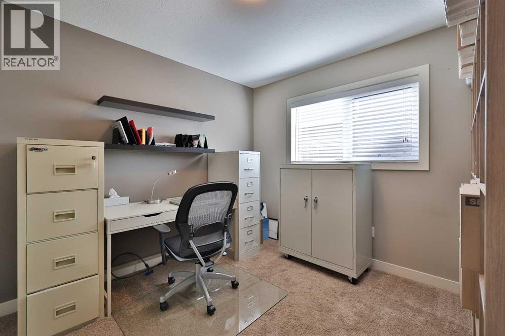 320 S 200 W, Raymond, Alberta  T0K 2S0 - Photo 39 - A2296274