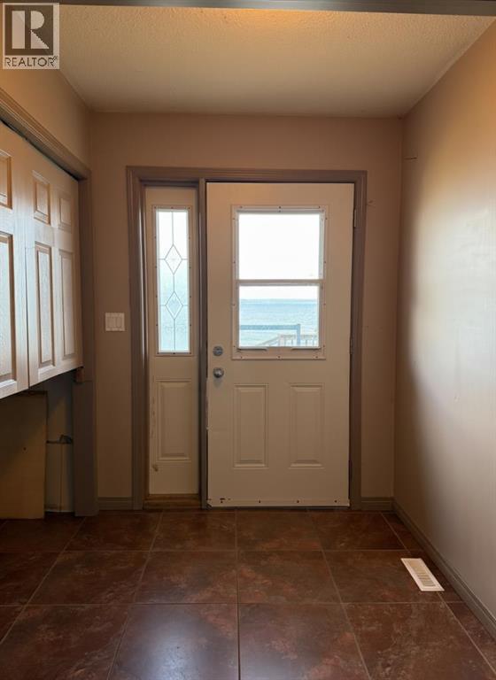 81 Peace River Avenue, Joussard, Alberta  T0G 1J0 - Photo 10 - A2259965