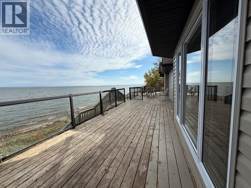 81 Peace River Avenue, Joussard, Alberta  T0G 1J0 - Photo 9 - A2259965