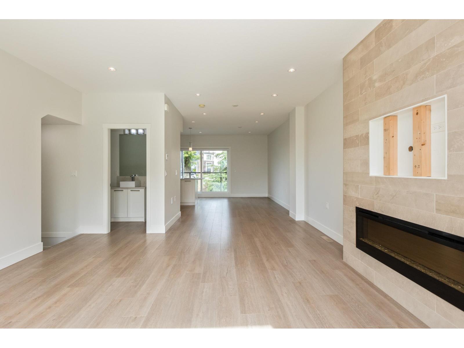 232 2218 Oak Meadows Drive, Surrey, British Columbia V3Z 0W6 - Photo 5 - R3105320