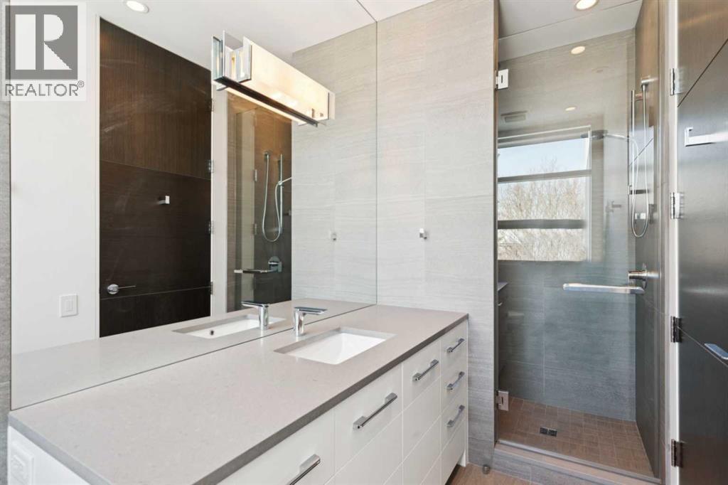 530 Crescent Road NW, Calgary, Alberta  T2M 4A5 - Photo 31 - A2281135