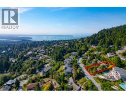 560 CRAIGMOHR DRIVE, West Vancouver, British Columbia