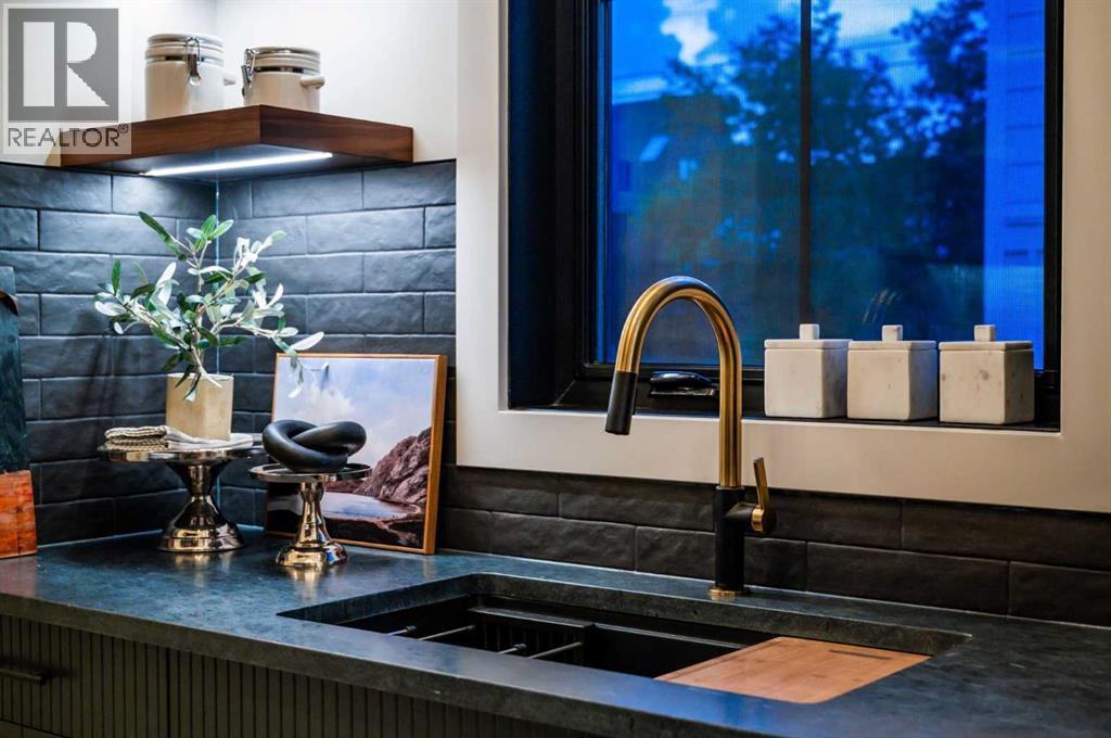 1608 49 Avenue SW, Calgary, Alberta  T2T 2T7 - Photo 12 - A2293581