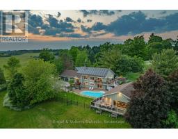 330 MOUNTSBERG ROAD, Hamilton, Ontario