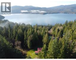 7095 SECHELT INLET ROAD, Sechelt, British Columbia
