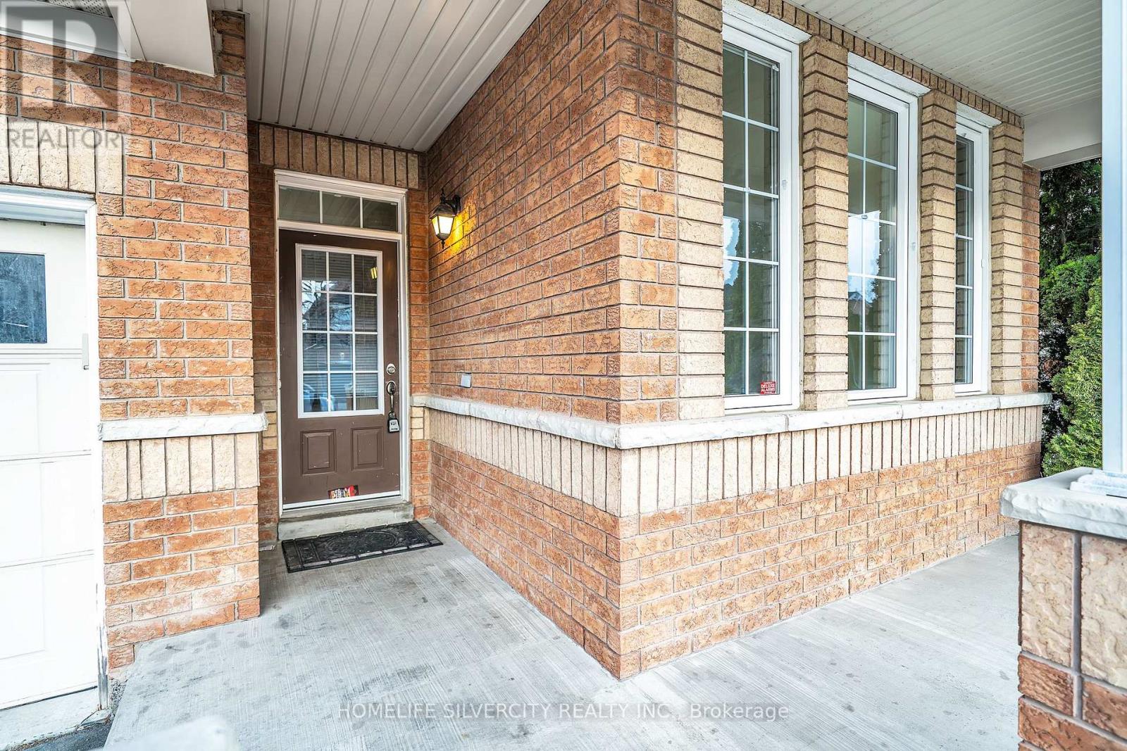 173 Rizal Avenue, Markham, Ontario  L6B 0E7 - Photo 2 - N12867260