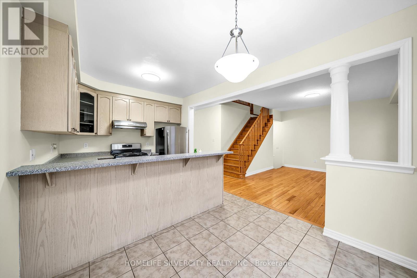 173 Rizal Avenue, Markham, Ontario  L6B 0E7 - Photo 8 - N12867260