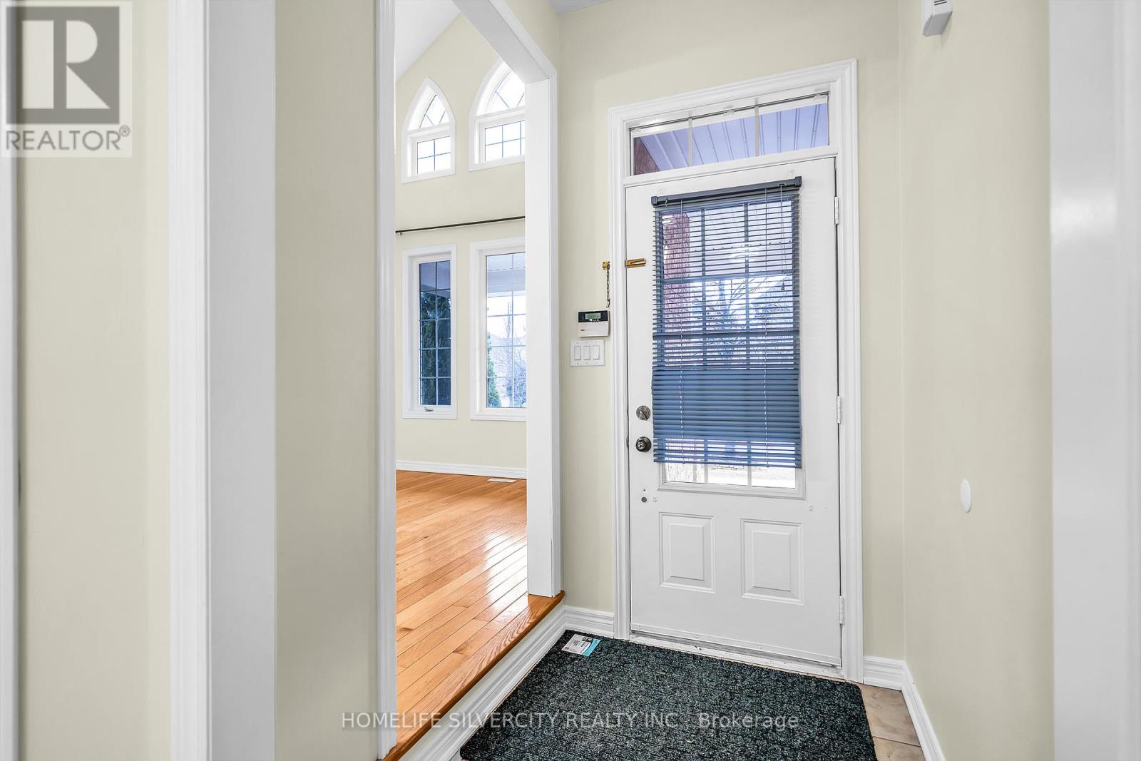 173 Rizal Avenue, Markham, Ontario  L6B 0E7 - Photo 3 - N12867260