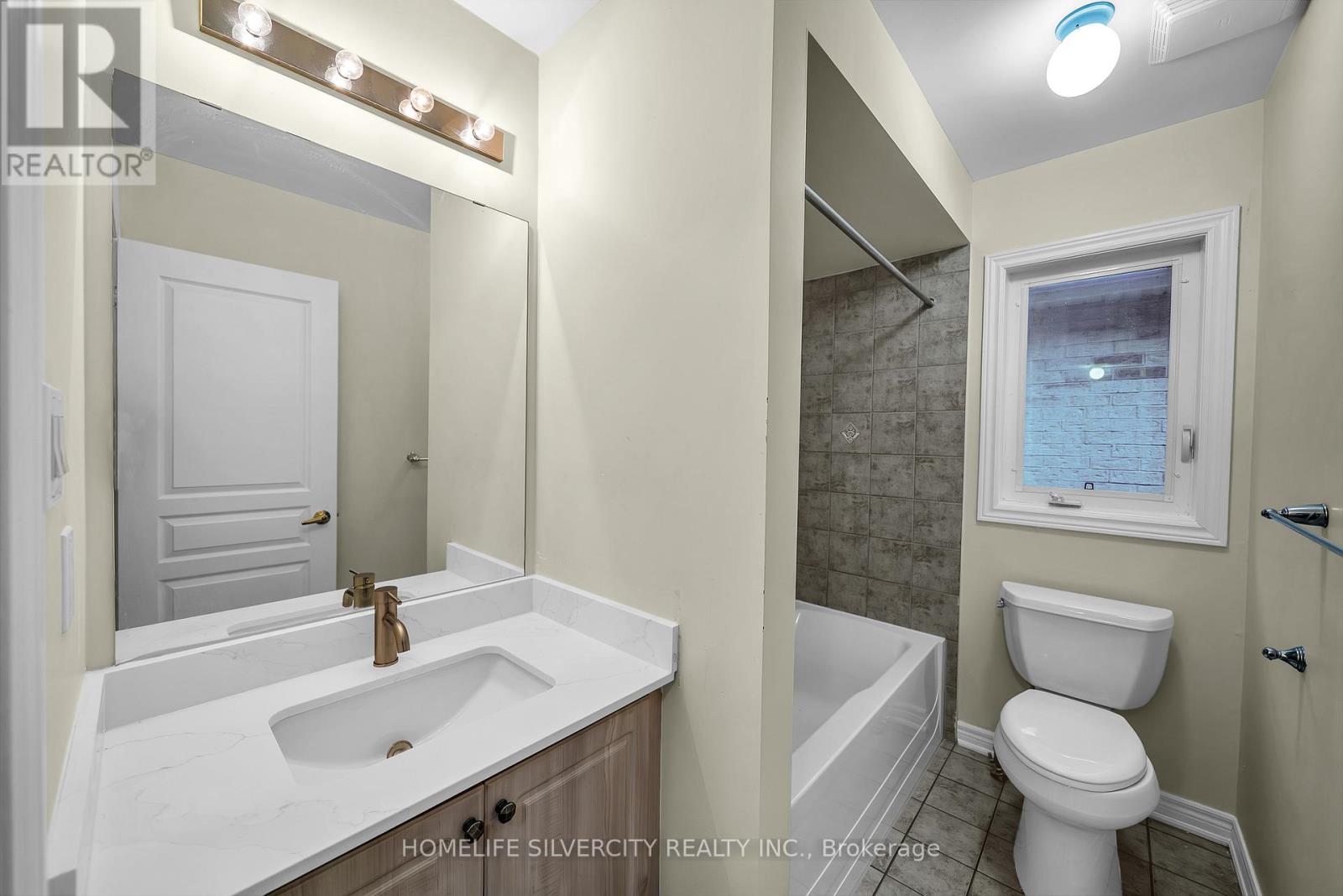 173 Rizal Avenue, Markham, Ontario  L6B 0E7 - Photo 23 - N12867260