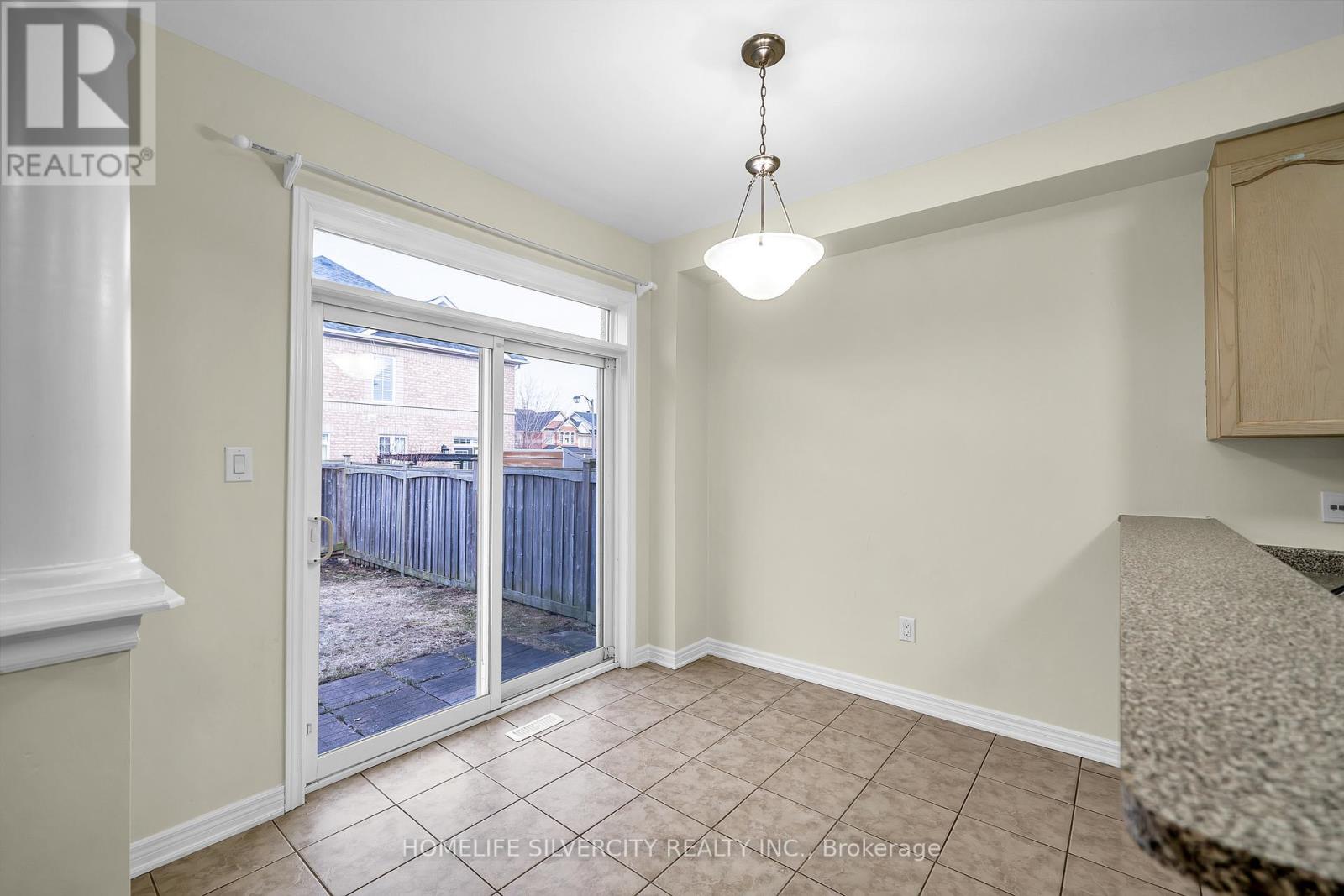 173 Rizal Avenue, Markham, Ontario  L6B 0E7 - Photo 7 - N12867260