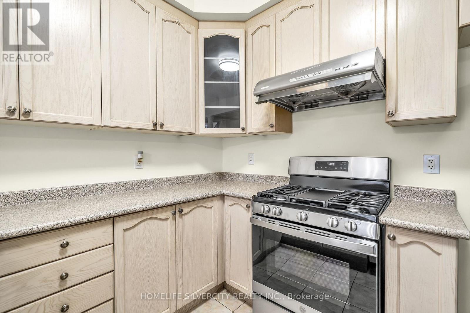 173 Rizal Avenue, Markham, Ontario  L6B 0E7 - Photo 9 - N12867260