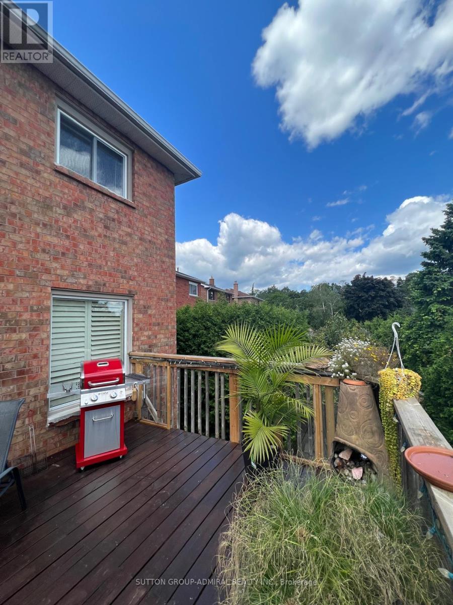 27 Dawson Crescent, Aurora, Ontario  L4G 4T7 - Photo 24 - N12936128