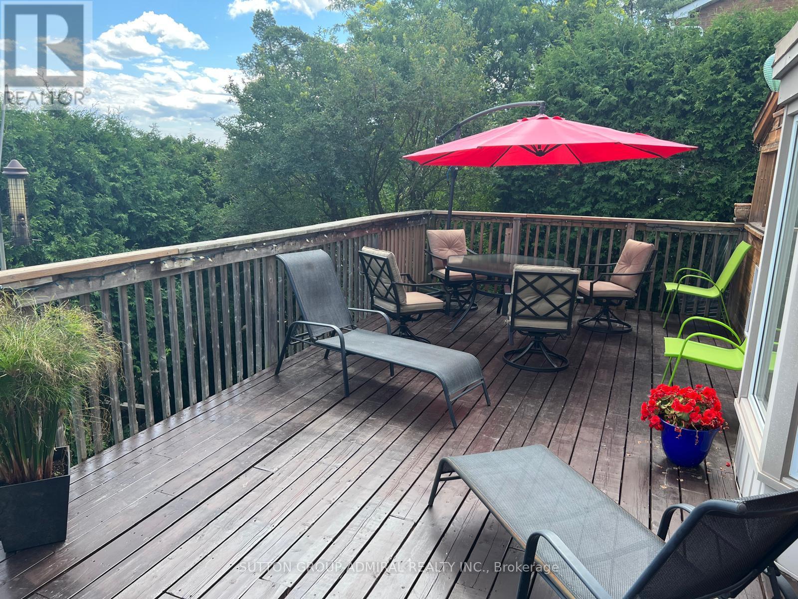 27 Dawson Crescent, Aurora, Ontario  L4G 4T7 - Photo 25 - N12936128