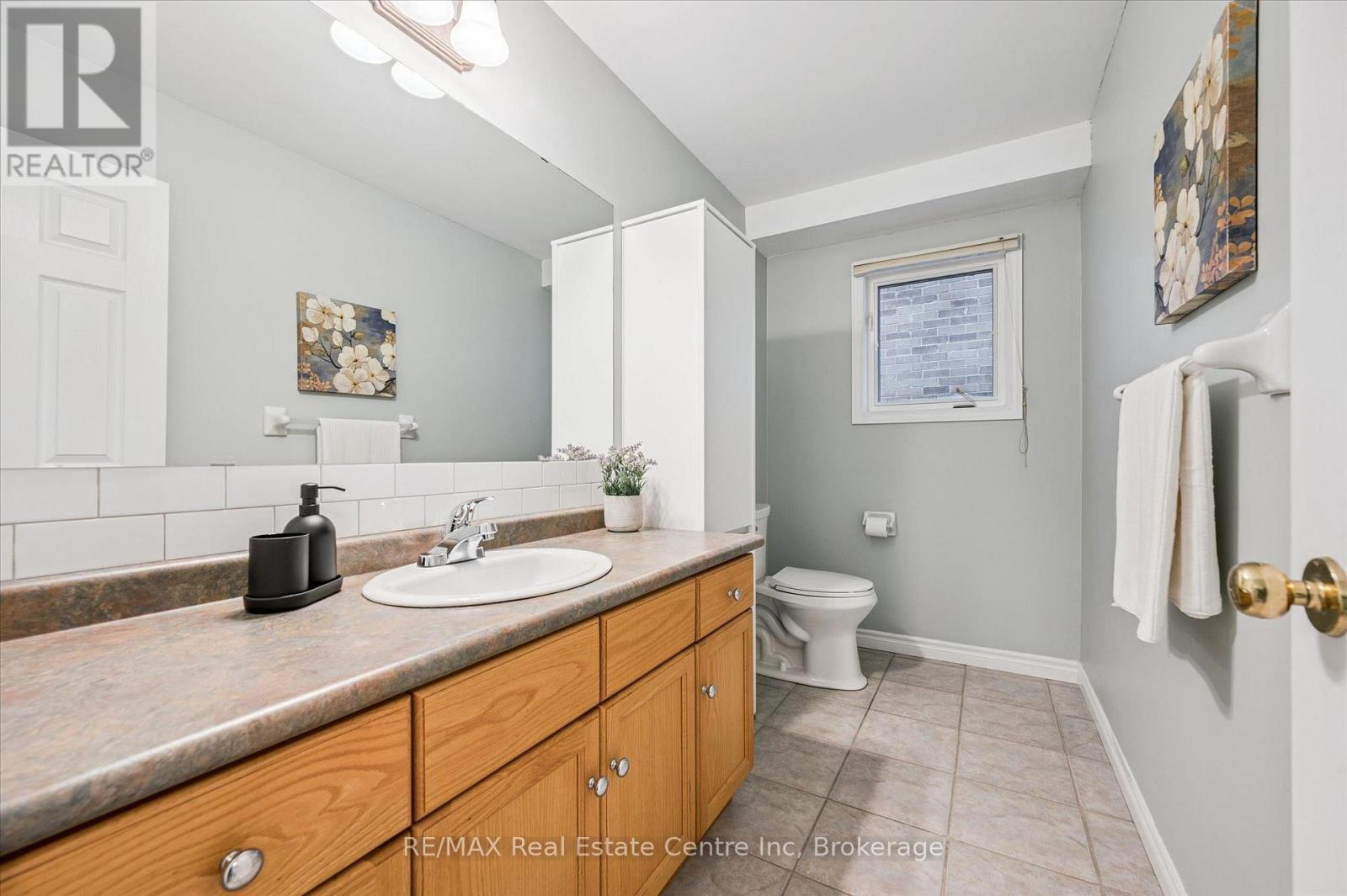 32 Scott Street, Centre Wellington (Fergus), Ontario  N1M 3S2 - Photo 10 - X12940234