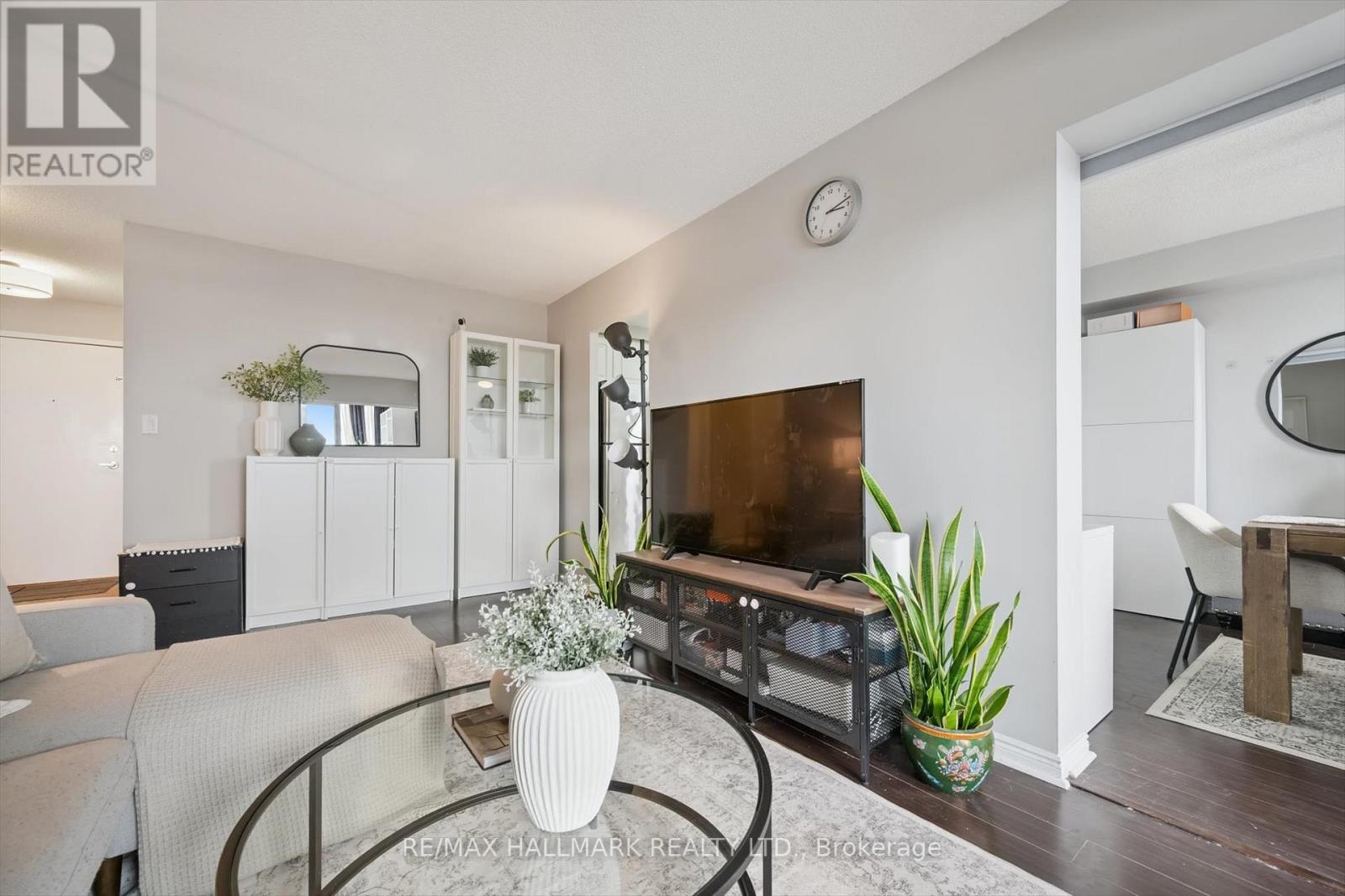 507 - 135 Hillcrest Avenue, Mississauga, Ontario  L5B 4B1 - Photo 10 - W12781978