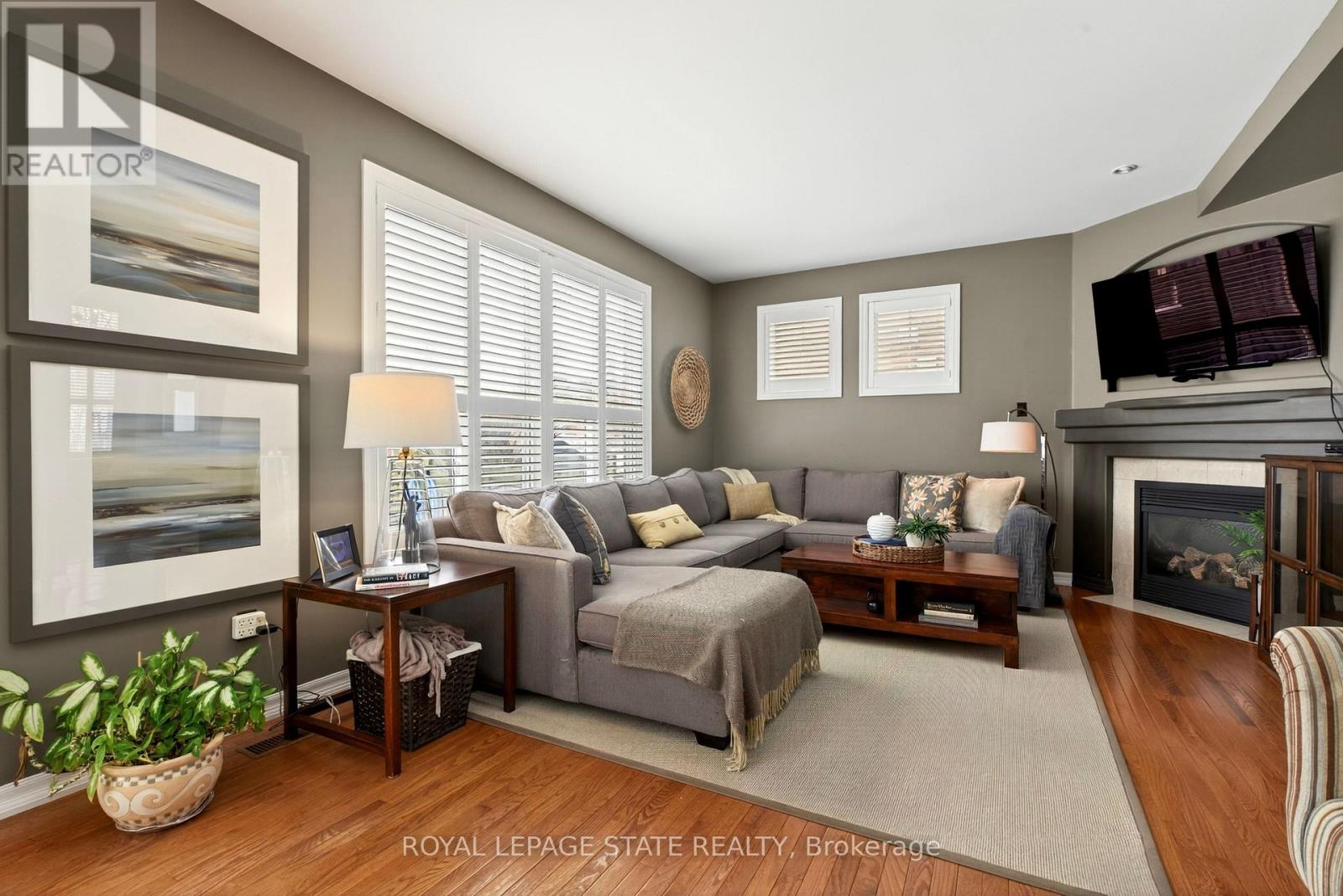 1326 Pepperbush Place, Oakville, Ontario  L6M 4B7 - Photo 8 - W12868126