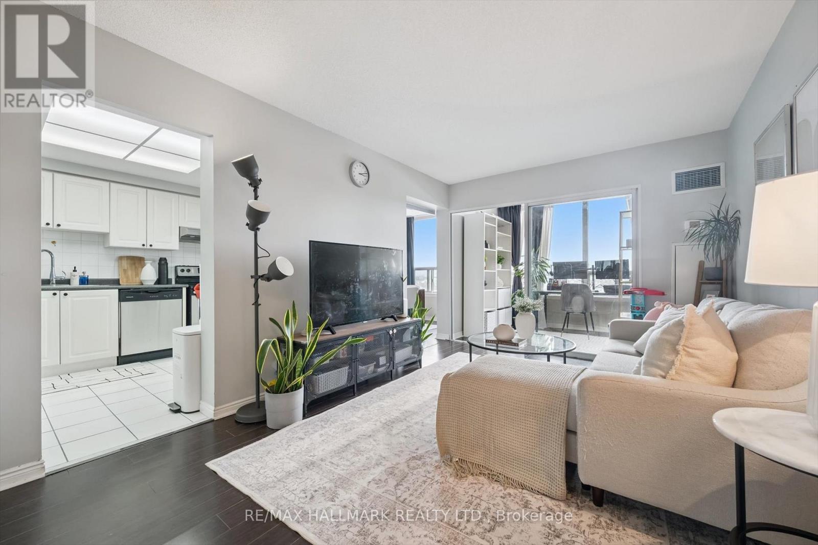 507 - 135 Hillcrest Avenue, Mississauga, Ontario  L5B 4B1 - Photo 7 - W12781978