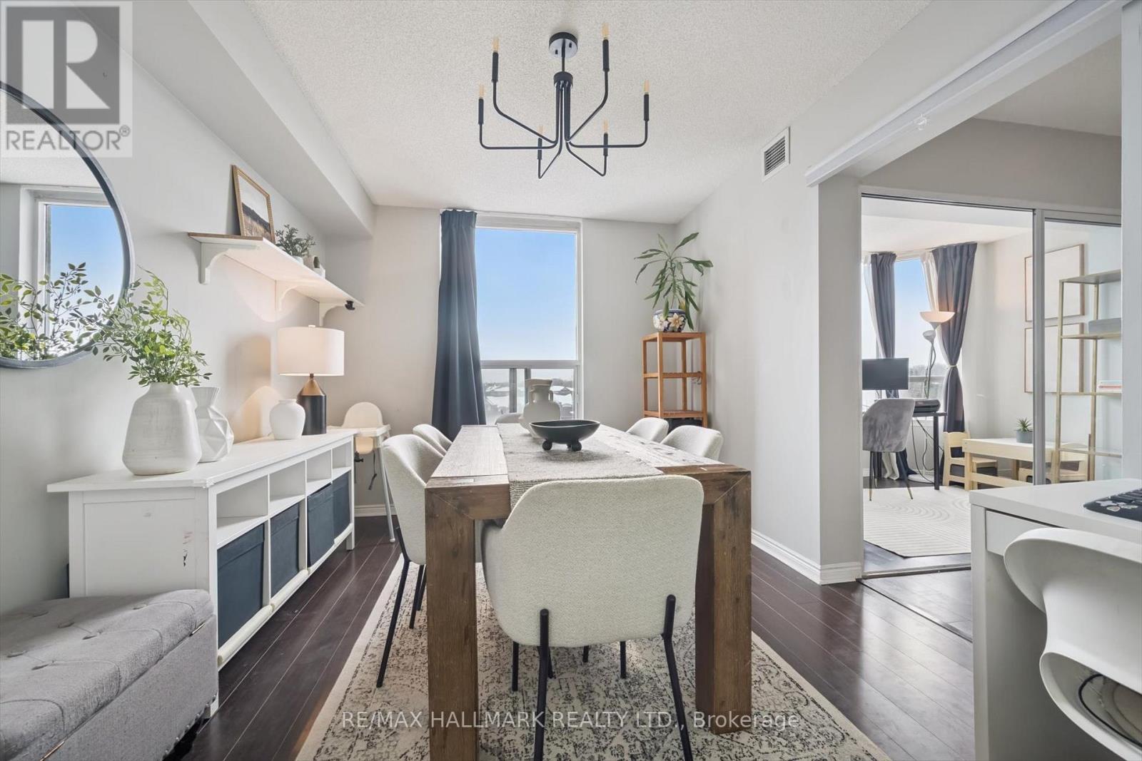 507 - 135 Hillcrest Avenue, Mississauga, Ontario  L5B 4B1 - Photo 13 - W12781978