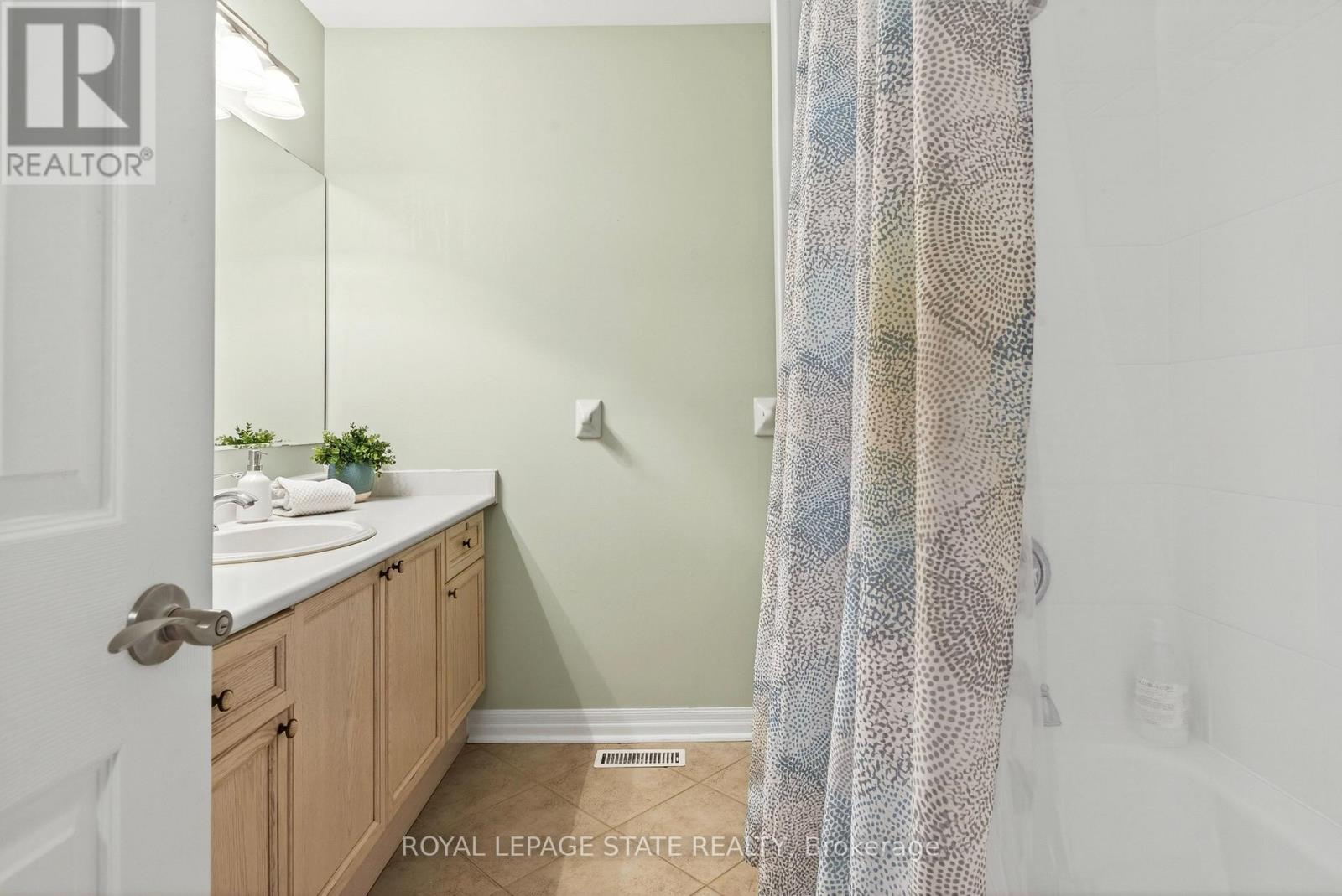 1326 Pepperbush Place, Oakville, Ontario  L6M 4B7 - Photo 30 - W12868126