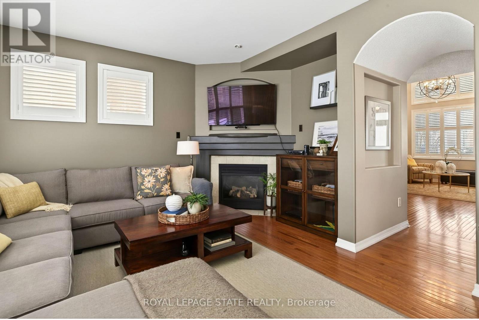 1326 Pepperbush Place, Oakville, Ontario  L6M 4B7 - Photo 10 - W12868126