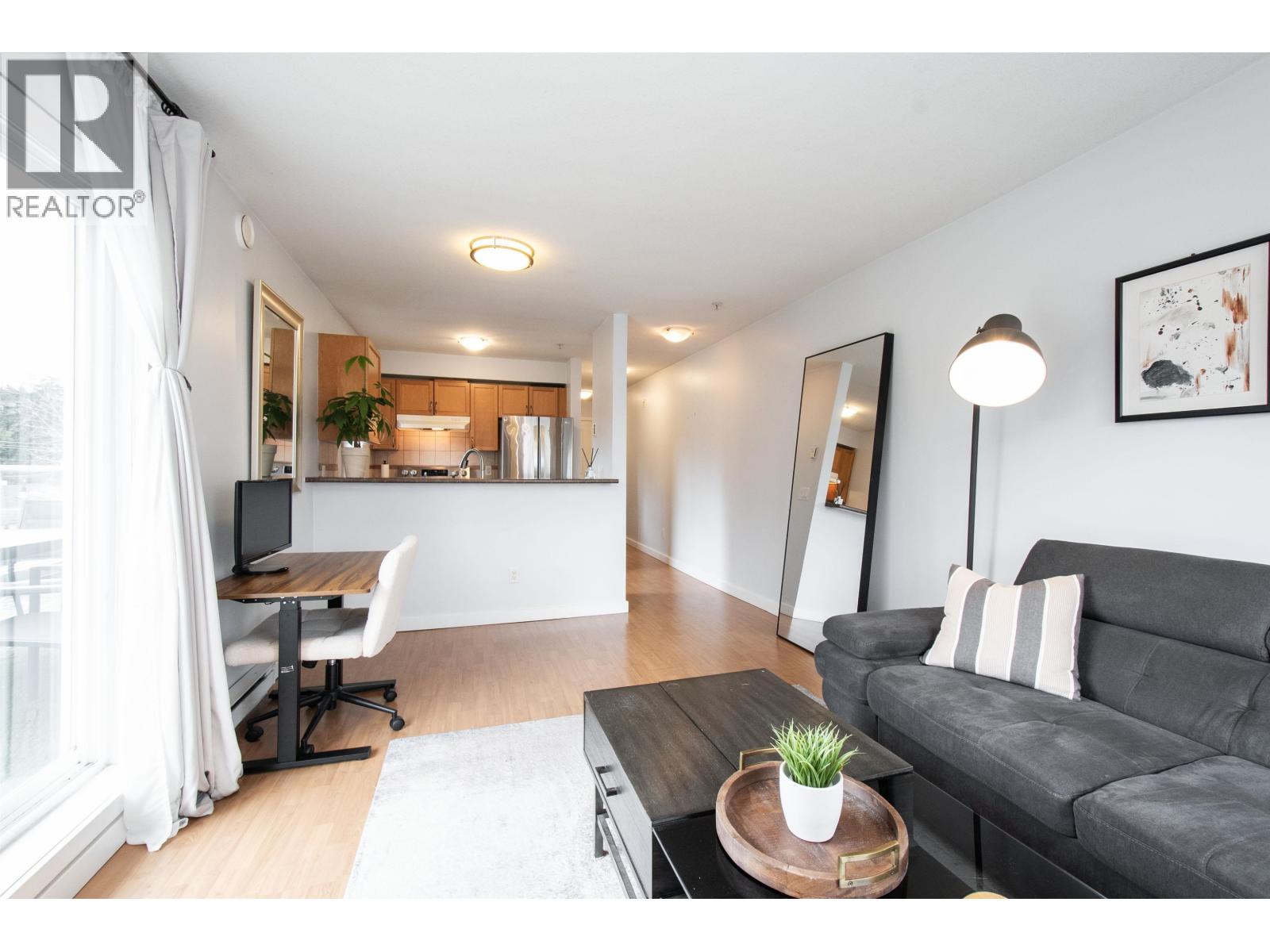 401 1629 Garden Avenue, North Vancouver, British Columbia  V7P 3A6 - Photo 4 - R3105269