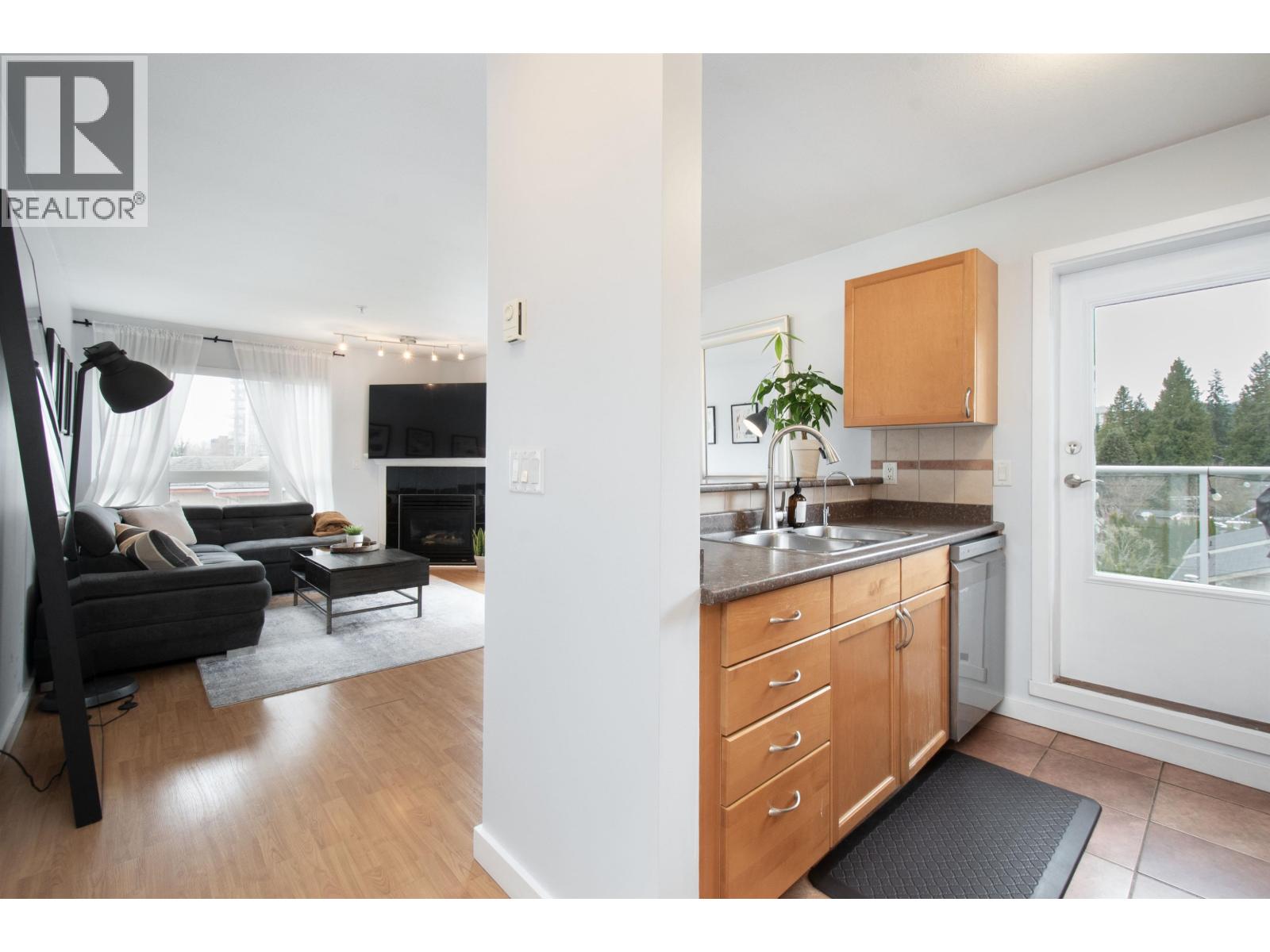 401 1629 Garden Avenue, North Vancouver, British Columbia  V7P 3A6 - Photo 8 - R3105269