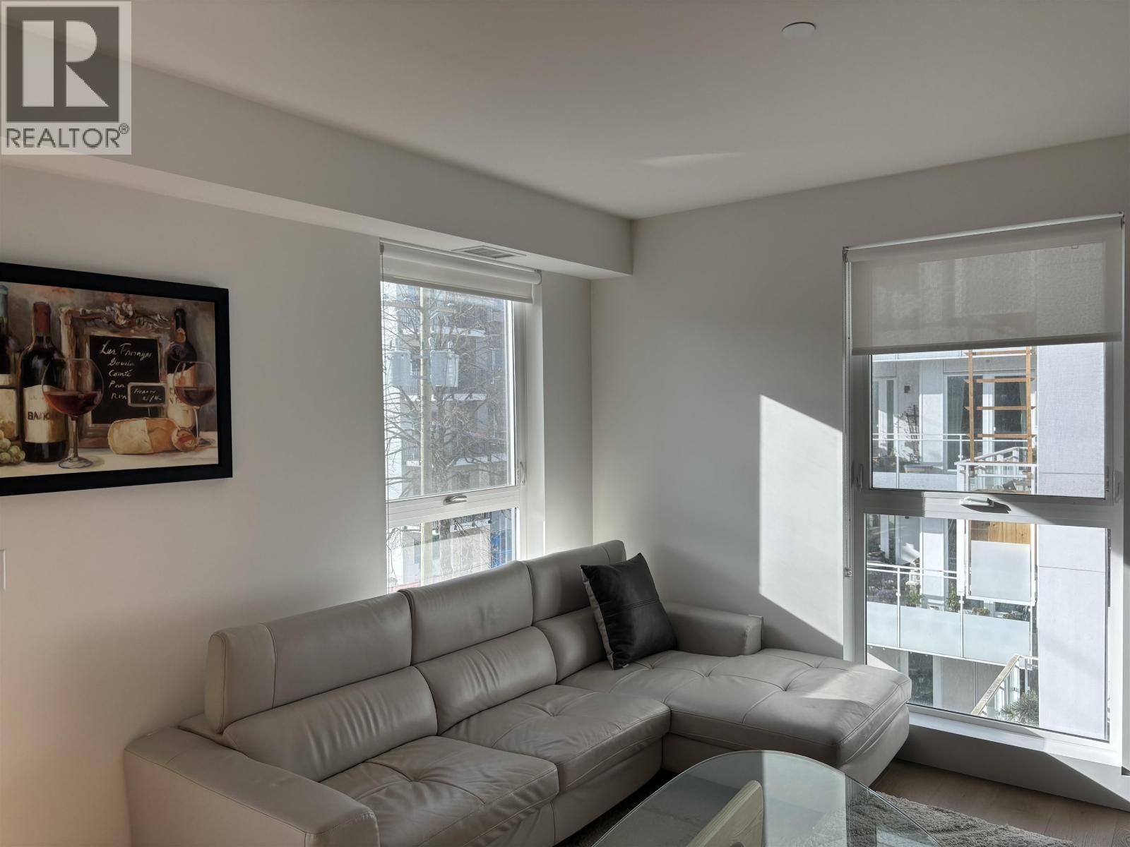 302 5089 Quebec Street, Vancouver, British Columbia  V5W 0E5 - Photo 2 - R3105278