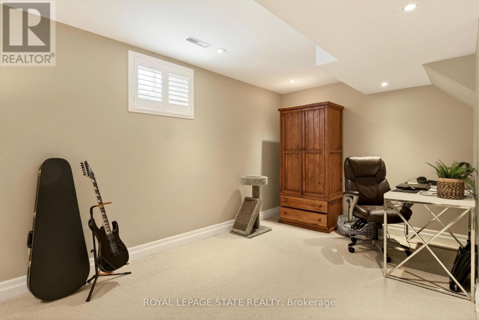 1326 Pepperbush Place, Oakville, Ontario  L6M 4B7 - Photo 35 - W12868126