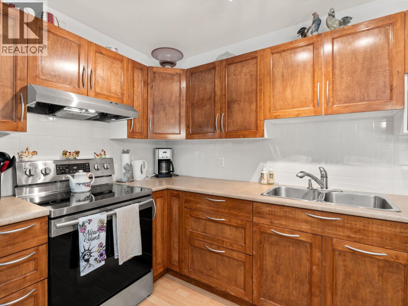 38 5761 Wharf Avenue, Sechelt, British Columbia  V0N 3A0 - Photo 8 - R3105293