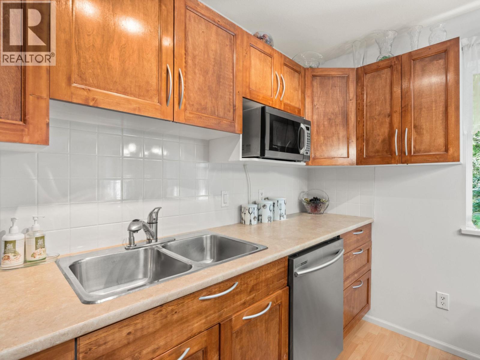 38 5761 Wharf Avenue, Sechelt, British Columbia  V0N 3A0 - Photo 9 - R3105293