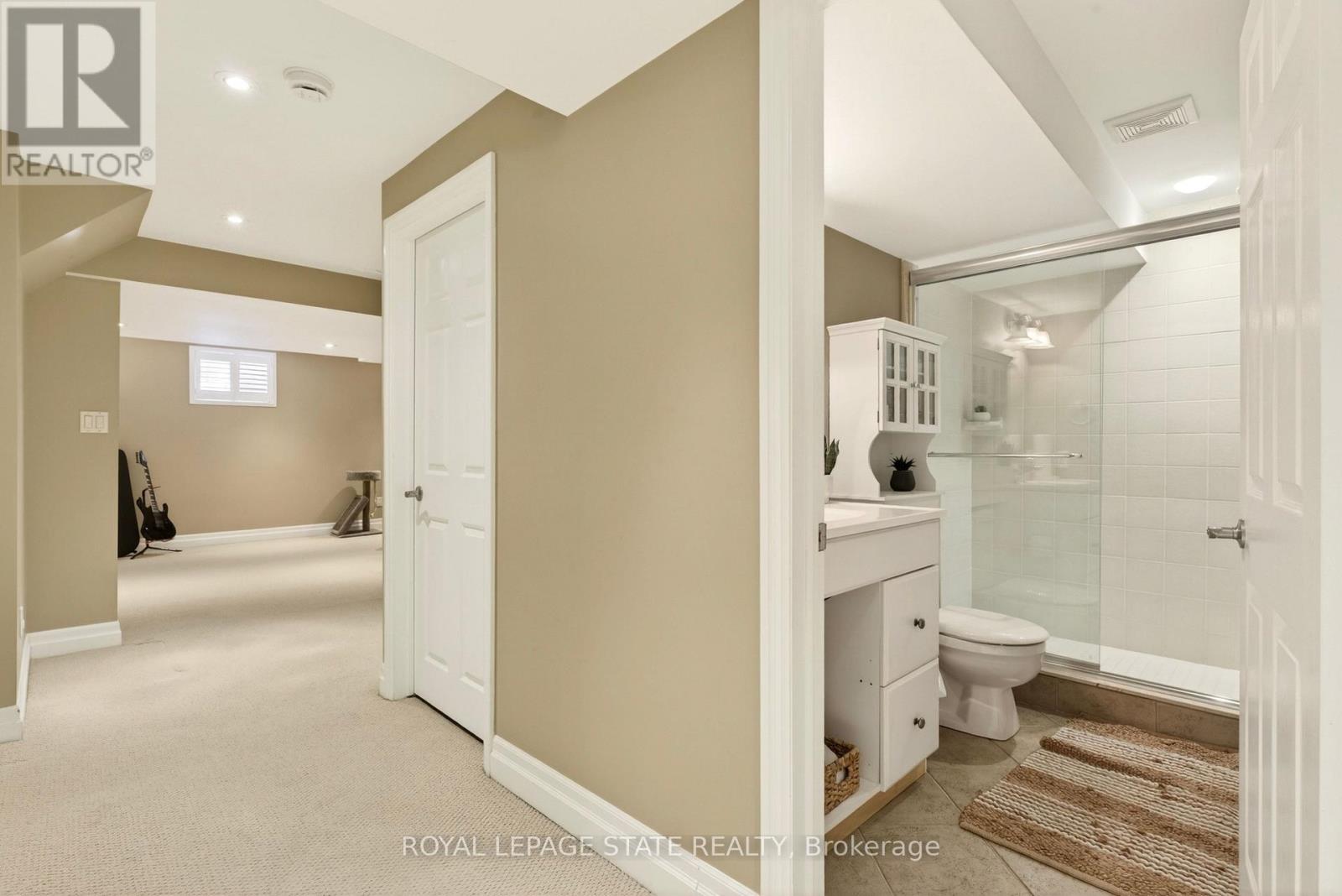 1326 Pepperbush Place, Oakville, Ontario  L6M 4B7 - Photo 38 - W12868126