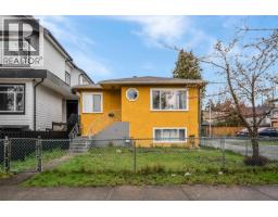 <div class="price">$1,650,000</div> 285 E 48th Avenue, Vancouver<br><div style="margin-bottom:8px;"><small>Exp Realty</small></div><div class='bed_bath'>4 Bed | 2 Bath</div>